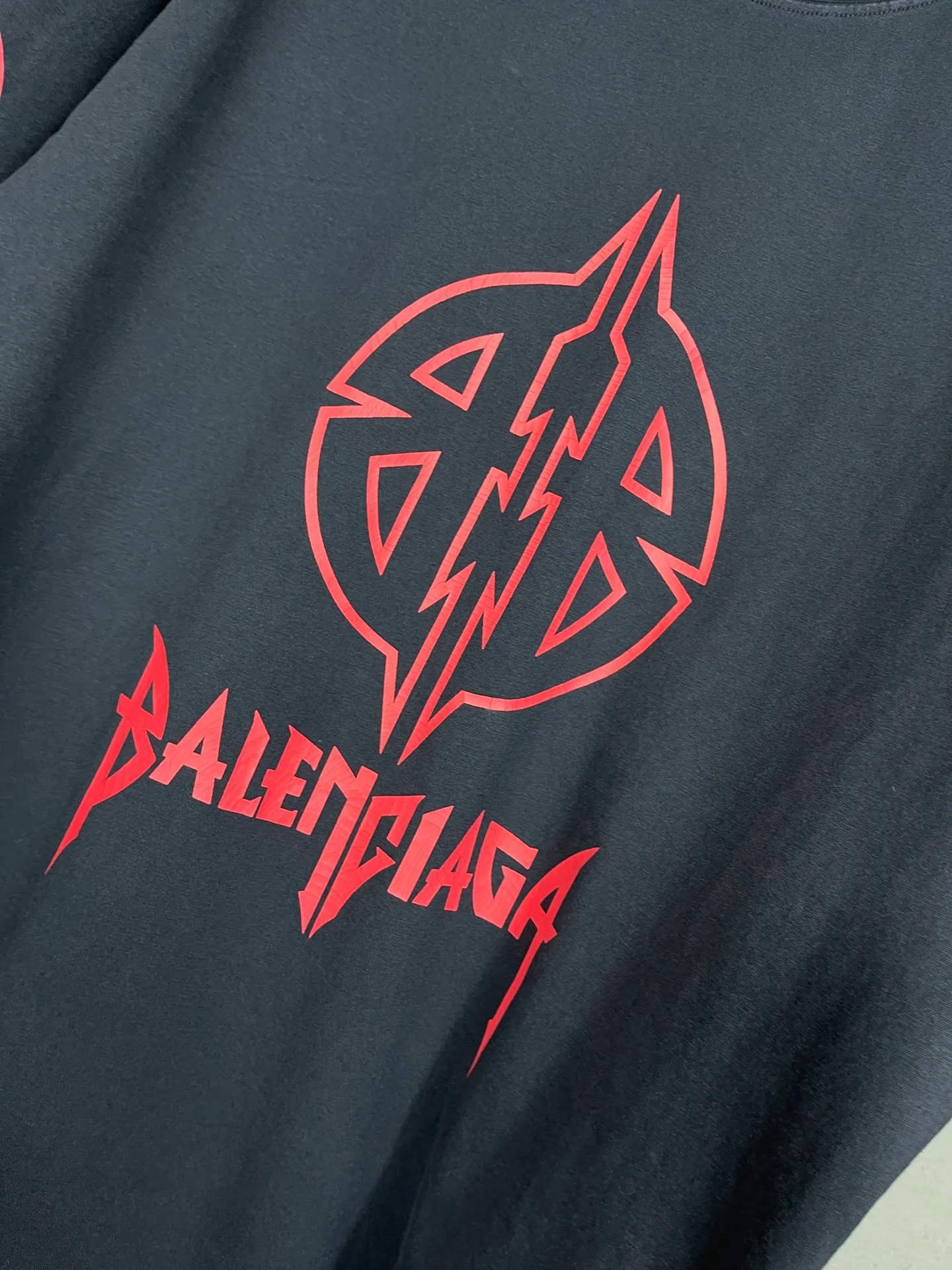 【 . Quality】BALENCI*GA/ .2024New Arrival.Classic LOGO T . . Authentic ， ！ ZP . 260 ， . ， ，。 。Classic ， ， ， 。 . ， ， ， OS . Same Style ：BL 223209 ：Dark Blue ，White Size：XS L